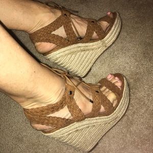 NWT Wedge